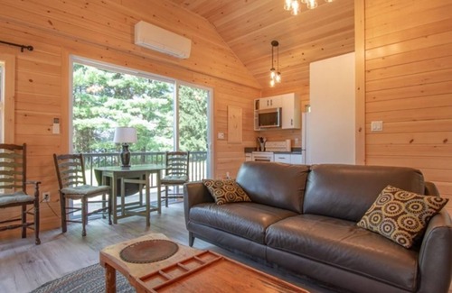 Bolsover Cabaña | Talbot By The Lake Cottages