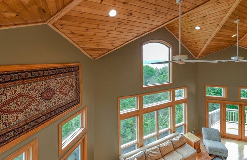 Mountainside Casa | Tall Castle- Lake Access Home w / Great Community Perks