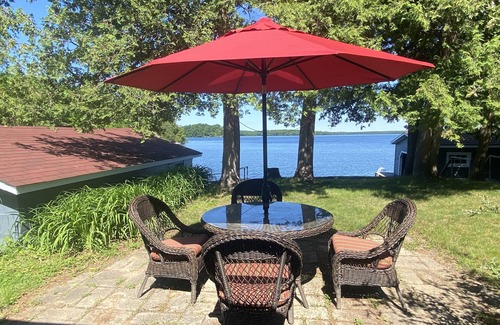 Rideau Lakes Cabaña | Tall Cedars on Big Rideau Lake