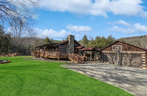 Wilkesboro Cabina | Tall Maple Lodge with Views