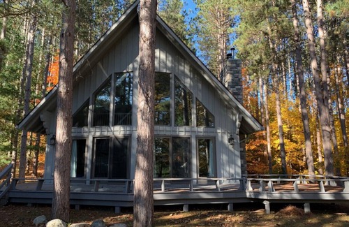 Thompsonville Chalet De Esquí | Tall Pines Escape at Crystal Mountain! Walk to Resort!