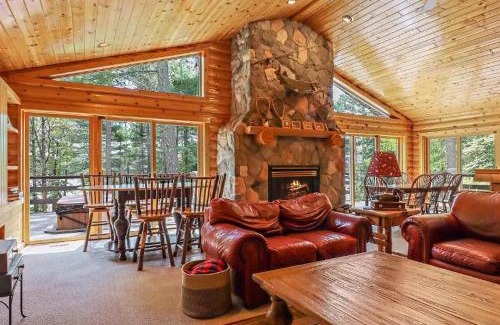 Eagle River Casa | Tall Pines Lodge in Eagle River WI