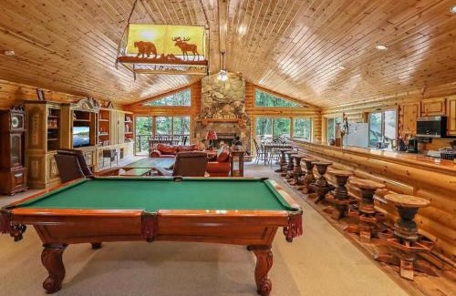 Eagle River Casa | Tall Pines Lodge in Eagle River WI