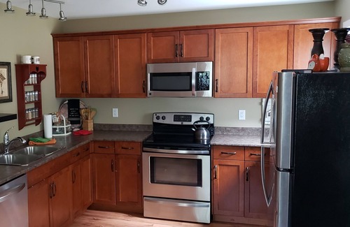 Fraser Valley Regional District Cabina | Tall Trees 🌳 A cozy cabin retreat in the woods.
