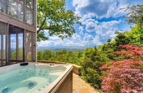 Tallassee Casa | Tallassee Family Home with Stunning Smoky Mtn Views