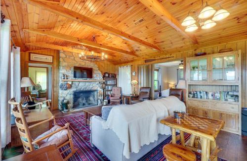 Tallassee Casa | Tallassee Family Home with Stunning Smoky Mtn Views
