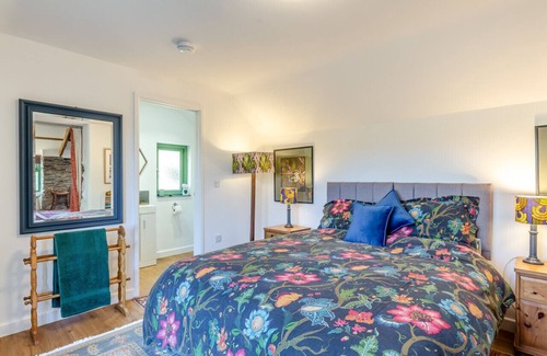 Callington Casa | Tallat Barn - One Bedroom House, Sleeps 2