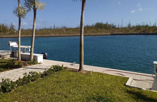 Yeoman Wood Apartamento | Tallis Palace. 1-bedroom apartment with WiFi, AC in sunny Freeport. Car offered.
