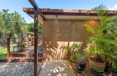 Suffolk Park Casa | Tallow Beach Retreat - welcoming pet-friendly unit