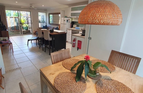 Suffolk Park Apartamento | Tallows Beach Sanctuary - Octubre / noviembre Especial $ 800 / semana.