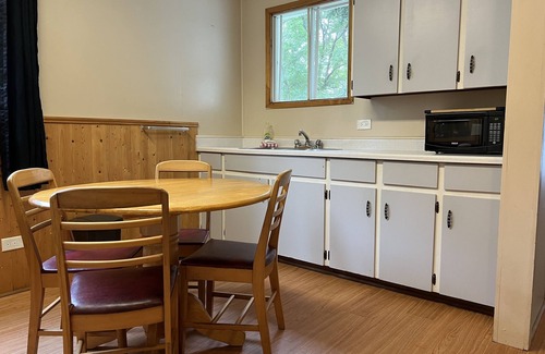 Lake of Bays Cabina | Tally-Ho Inn