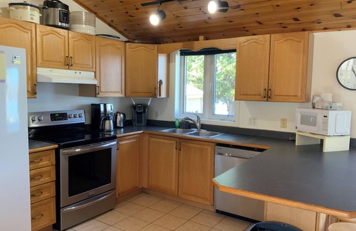 Lake of Bays Cabina | Tally-Ho Inn