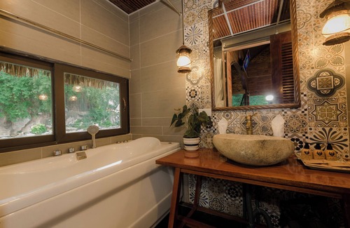 Hoa Lu Hotel | Tam Coc Lion Kings Hotel Ninh Binh