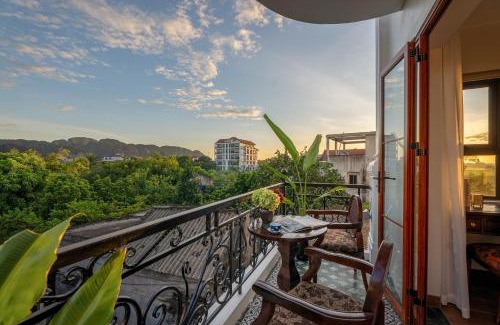 Hoa Lu Hotel | Tam Coc Mountain Sunset and Garden Hotel