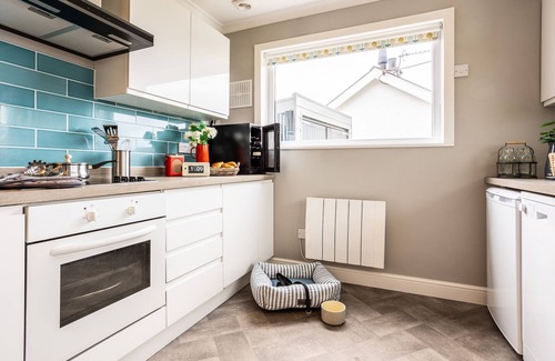Moelfre Casa | Tamarisk - a single-storey cottage in Moelfre