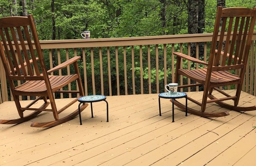 Weaverville Cabaña | Tami's Hideaway - Nature and Comfort at this Private Asheville Getaway