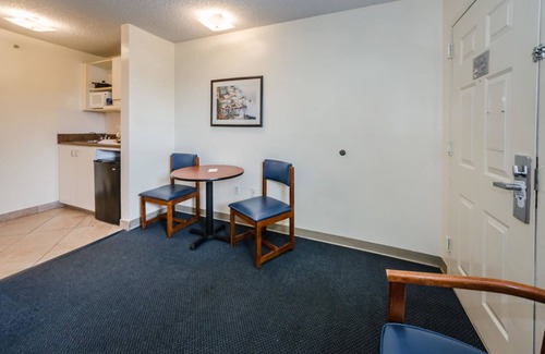 Largo Hotel | Tampa Bay Extended Stay Hotel