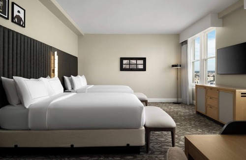 Downtown Tampa Hotel | Tampa Getaway: Historic Building with Modern Comforts! 3 Rooms