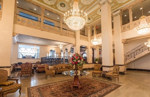 Downtown Tampa Hotel | Tampa Getaway: Historic Building with Modern Comforts! 3 Rooms