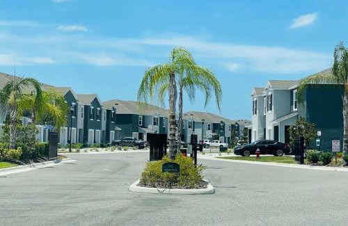 Riverview Casa | Tampa Modern Vacation Townhome