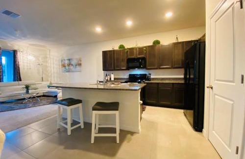 Riverview Casa | Tampa Modern Vacation Townhome
