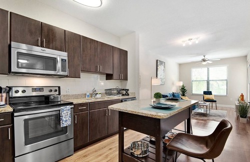 Carver City - Lincoln Gardens Apartamento | Tampa Tropical-Heated Saltwater Pool-10 Min to TPA