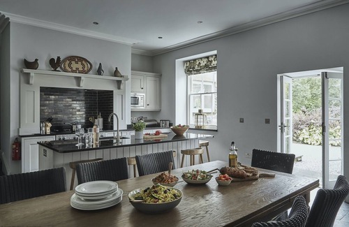 Llanelltyd Otro | Tan Llan & The Coach House - sleeps 16 guests in 8 bedrooms