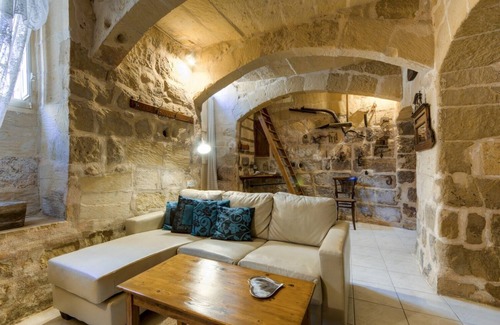 Santa Lucija Otro | Tan-Nanna Farmhouse Sleeps 6 (3 habitaciones)