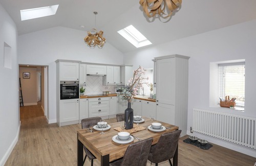 Llanllyfni Casa | TAN Y COED - NASARETH, pet friendly, with open fire in Penygroes