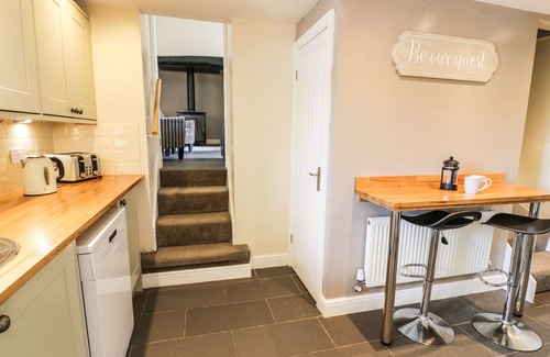 Llanrwst Cabaña | TAN Y FFORDD, pet friendly, character holiday cottage in Llanrwst
