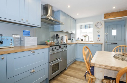 Llanengan Cabaña | TAN Y FYNWENT, pet friendly, character holiday cottage in Abersoch