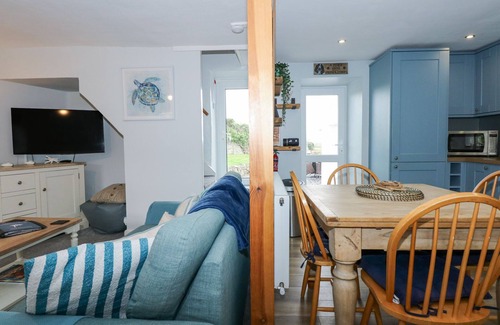 Llanengan Cabaña | TAN Y FYNWENT, pet friendly, character holiday cottage in Abersoch