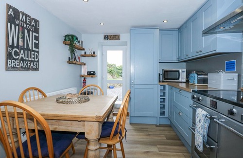 Llanengan Cabaña | TAN Y FYNWENT, pet friendly, character holiday cottage in Abersoch