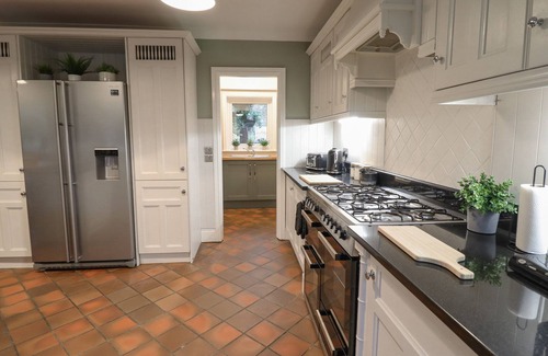 Dolanog Cabaña | TAN YR ALLT, pet friendly, luxury holiday cottage in Meifod, Powys