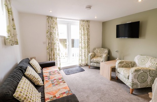 Llangynog Cabaña | TANAT COTTAGE, pet friendly, character holiday cottage in Llangynog
