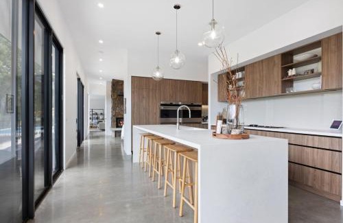 Merrijig Casa | Tanderra 180 - Meaning "Resting Place" - Sleeps 12
