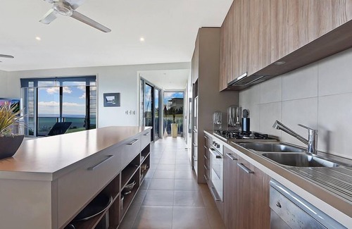 Brisbane Casa | Tangalooma Panoramic View Downstairs