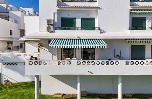 Olhos D'Agua Apartamento | Tangerine Apartment by HelloVacations
