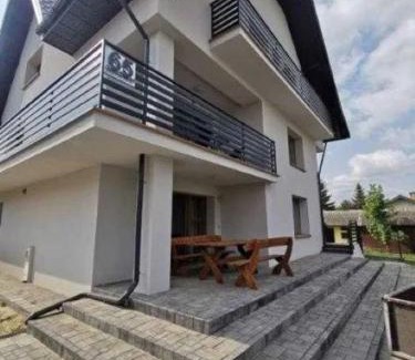 Jaworznia Casa | Tanie Noclegi, kwatery, pokoje do wynajęcia , TARGI KIELCE