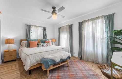Lantana Casa | Tank Pool, Putting Green & 1 Mile To The Beach!