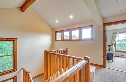 Tannersville Cabaña | Tannersville Resort Home w/ Deck & Gas Grill!