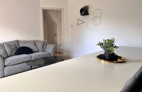 Cambridge Casa | Tanzanite in Cambridge