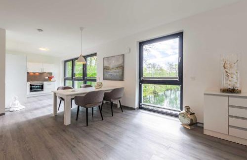 Krakow am See Apartamento | Tao-Suite mit Seeblick, Balkonterrasse & Sauna
