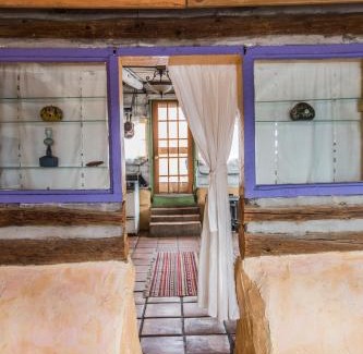 San Cristobal Casa | Taos Goji Farm & Eco-Lodge Retreat
