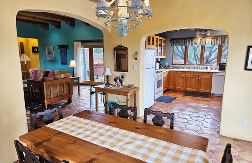 Taos Casa | Taos House - 360 degree mountain/town views - patio - private - hot tub