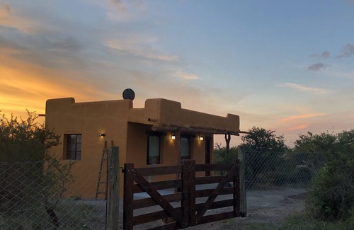 Capilla del Monte Cabina | Taos Pueblo