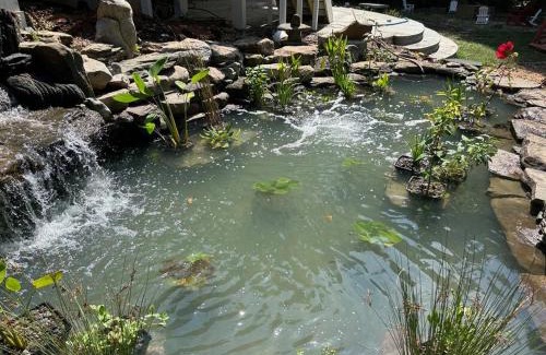 Potomac Casa | Tara Retreat: Family-Friendly Oasis with Pool, Tennis & Serene Ambiance in Potomac