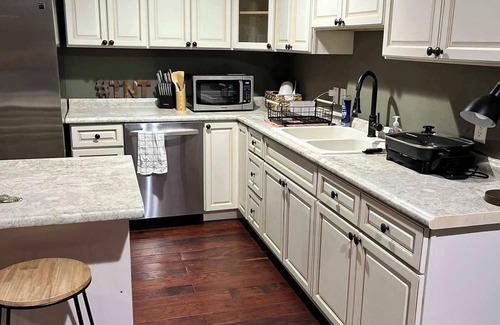 Mobile Casa | Tara's Riverfront Hideaway