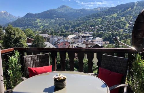 Saint-Gervais-les-Bains Apartamento | Taragan - Totally Refurbished 3 bed apt, Central St Gervais!