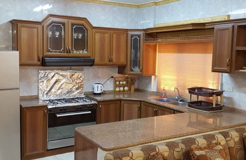 Amman Apartamento | TareqResidence with alot of space for a family, AC, 2x Bath Rooms